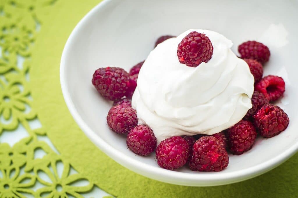 raspberries with whipped cream