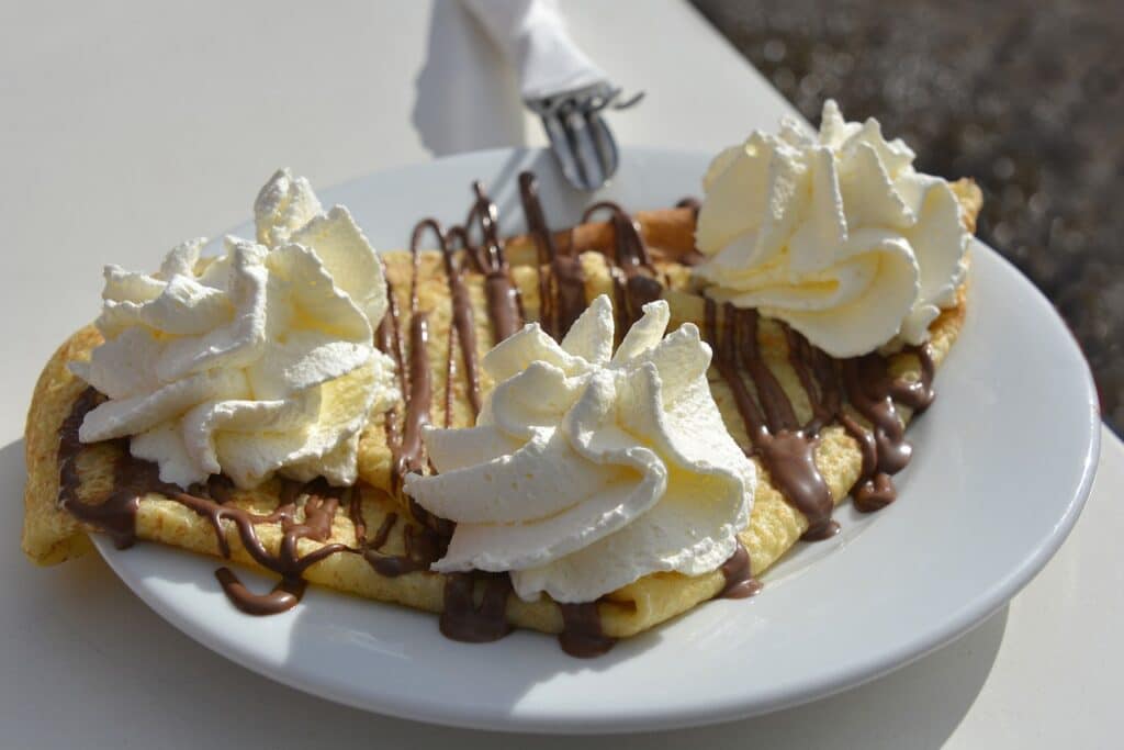 Cream Chargers and Whipped Cream Dispensers: The Easy Way to Add Whipped Cream to Desserts